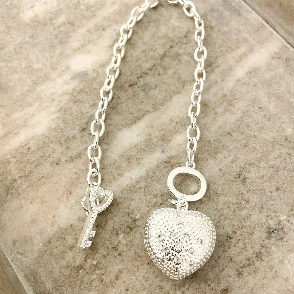 925 Sterling Silver Heart & Key Toggle Bracelet Thick Chunky Link Bracelet - Picture 5 of 6
